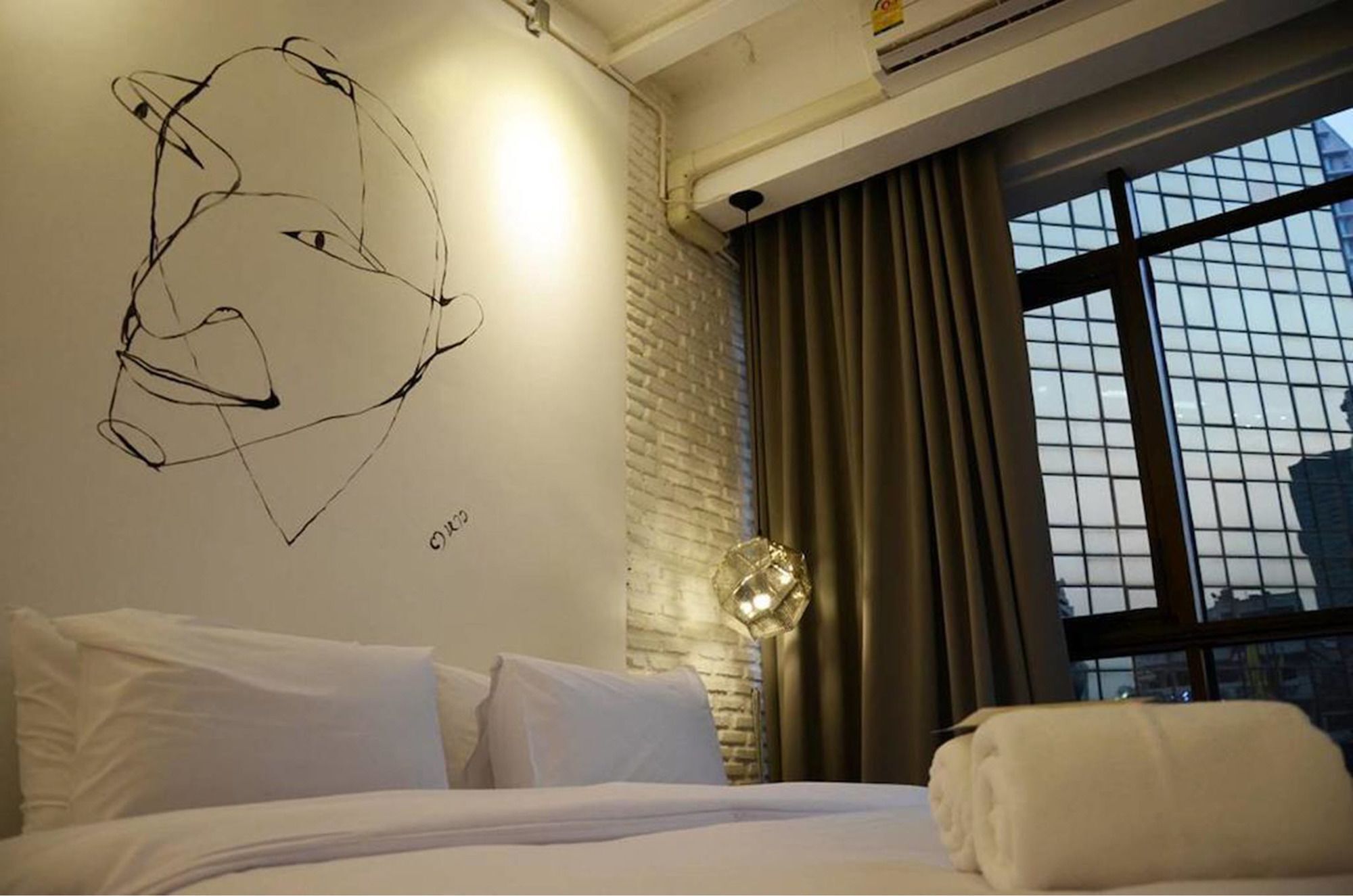 3 Howw Hostel At Sukhumvit 21 Банкок Екстериор снимка