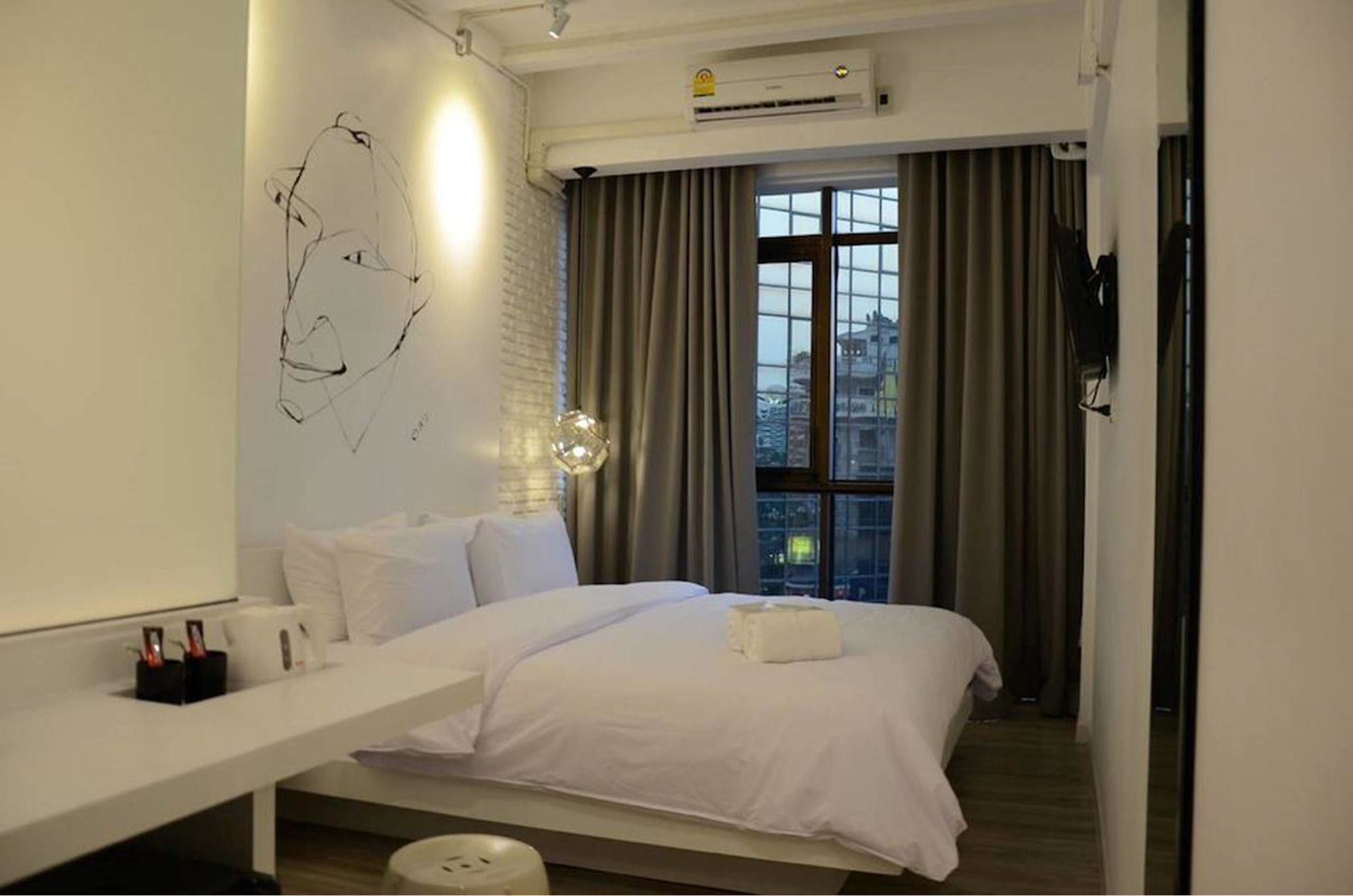 3 Howw Hostel At Sukhumvit 21 Банкок Екстериор снимка