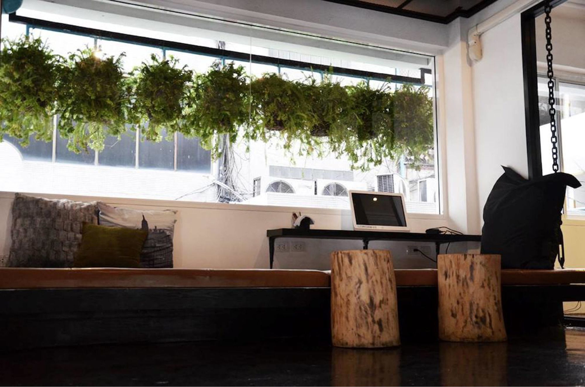 3 Howw Hostel At Sukhumvit 21 Банкок Екстериор снимка