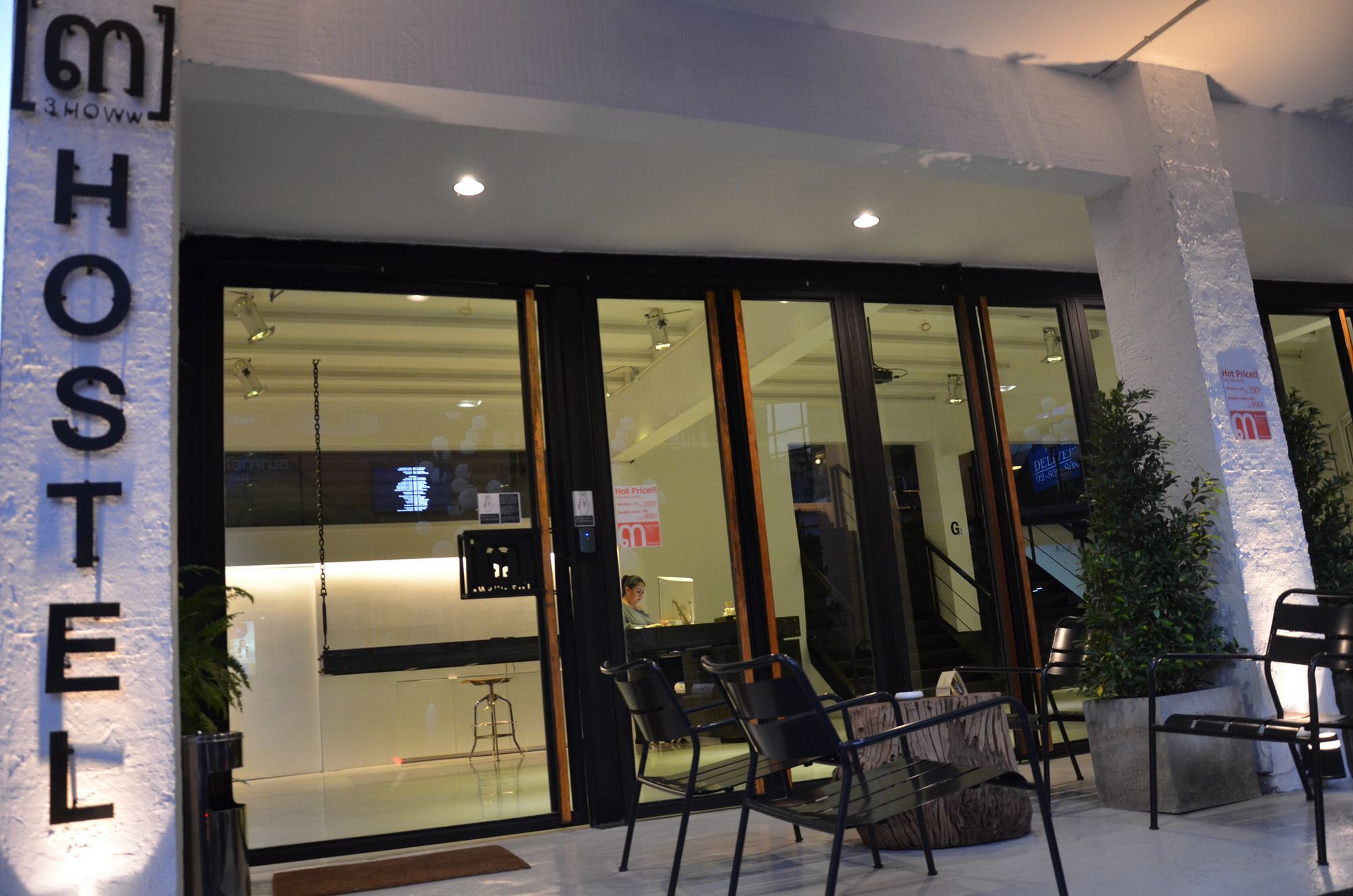 3 Howw Hostel At Sukhumvit 21 Банкок Екстериор снимка