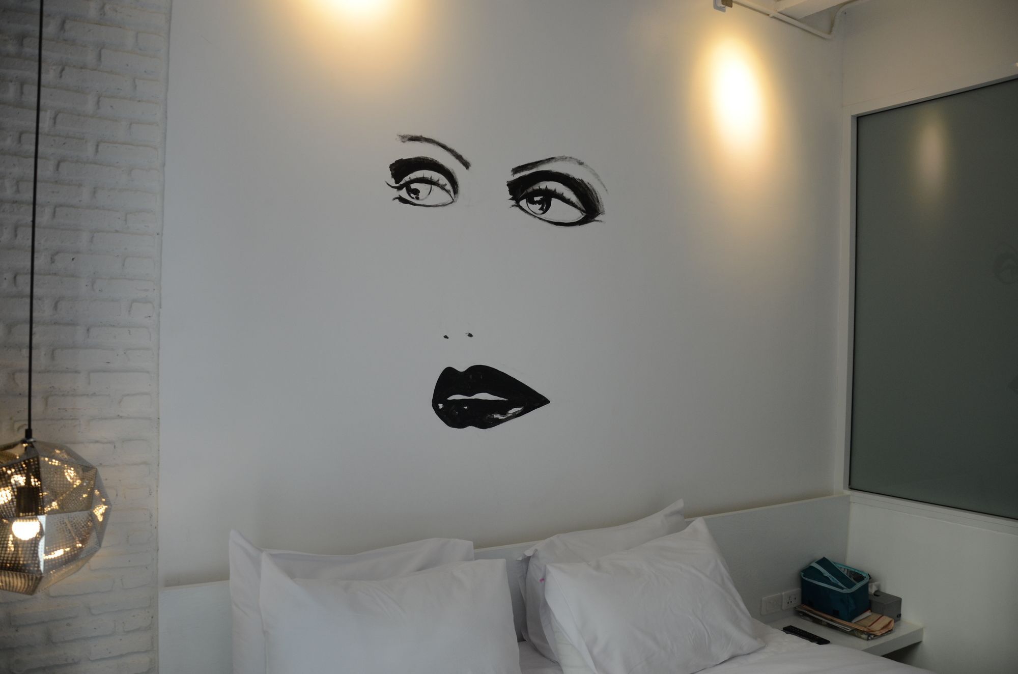 3 Howw Hostel At Sukhumvit 21 Банкок Екстериор снимка