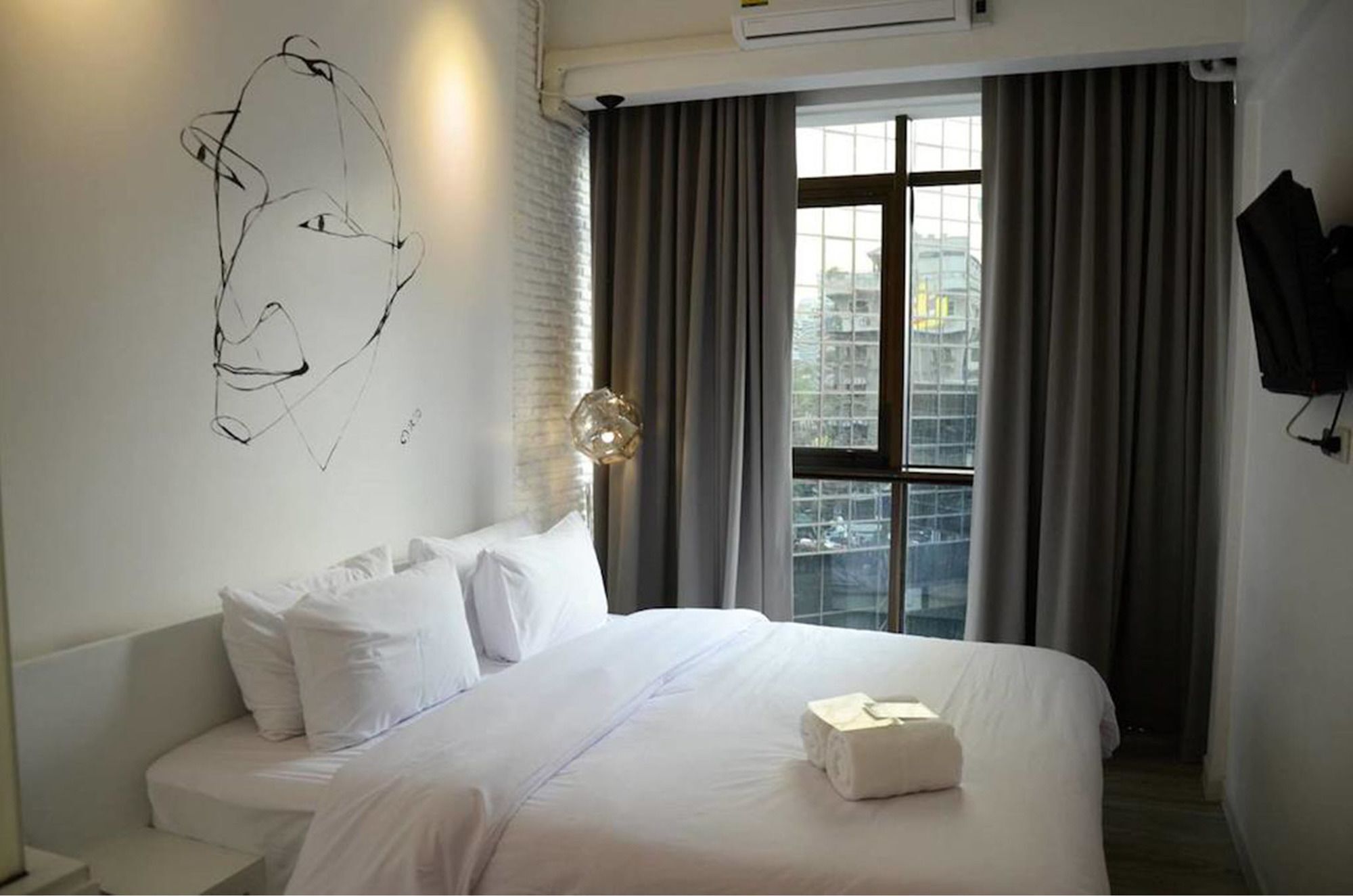 3 Howw Hostel At Sukhumvit 21 Банкок Екстериор снимка